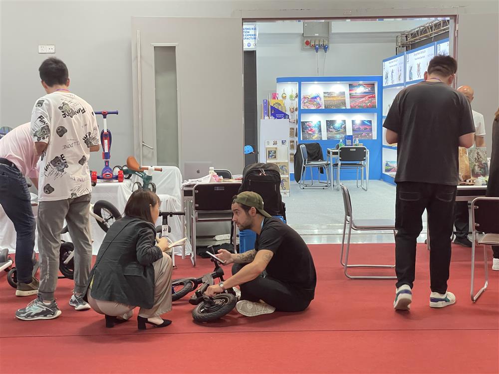 记者在广交会跟老板们聊了聊:海外的市场依旧广阔,中国工厂依旧可靠