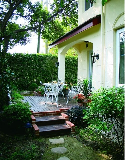 20个植物较多的庭院,绿意盎然,一年四季都如春日般璀璨